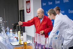 Pokazy chemiczne Koła Naukowego ESPRIT,