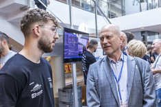 Pierwszy z prawej prof. J. Sęp,