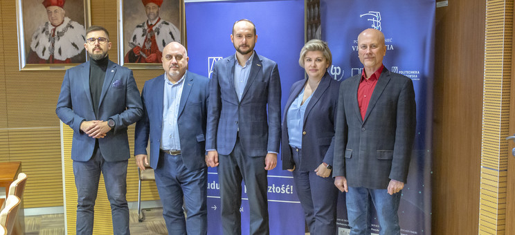 Od lewej: mgr inż. K. Kucharski, dr hab. inż. A. Majka, prof. PRz, dr inż. M. Kuźniar, mgr inż. J. Pawluczy, prof. dr hab. inż. J. Sęp,