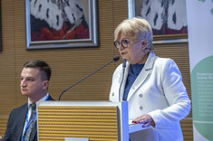 Wystąpienie wojewody T. Kubas-Hul. Obok M. Klimczyk,