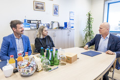 Od lewej: W. Misiura, prof. PRz A. Sikora, prof. J. Sęp,